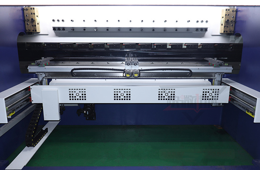 125 Tons 4100mm 5-axis Cnc Servo Hydraulic Press Brake Bending Machine 125 टन 4100mm 5-अक्ष Cnc सर्वो हाइड्रोलिक प्रेस ब्रेक झुकाउने मेसिन