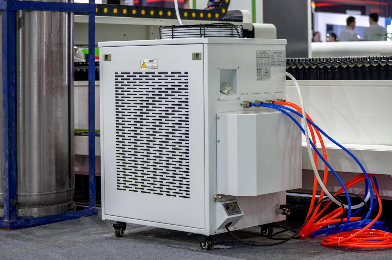 1500*3000mm 500w Racuys Or Ipg Fiber Laser Cutting Machine 1500*3000mm 500w Racuys वा Ipg फाइबर लेजर काट्ने मेसिन