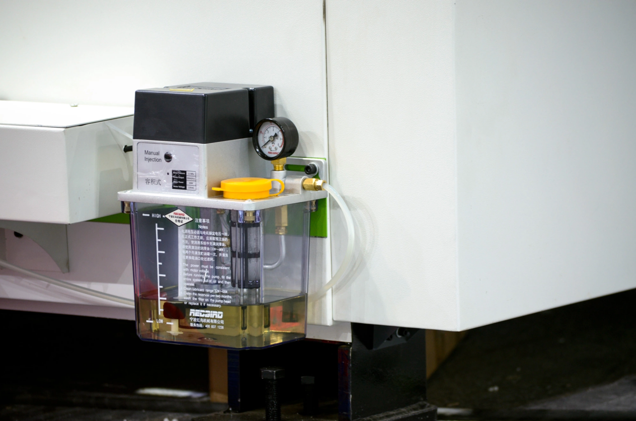 1500*3000mm 500w Racuys Or Ipg Fiber Laser Cutting Machine 1500*3000mm 500w Racuys वा Ipg फाइबर लेजर काट्ने मेसिन