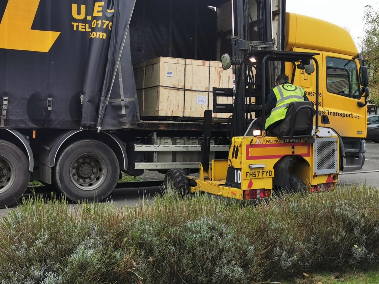 1530 Fiber Laser Cutting Machine For Stainless Steel Carbon Steel Metal Sheet 1530 स्टेनलेस स्टील कार्बन स्टील धातु पानाको लागि फाइबर लेजर काट्ने मेसिन