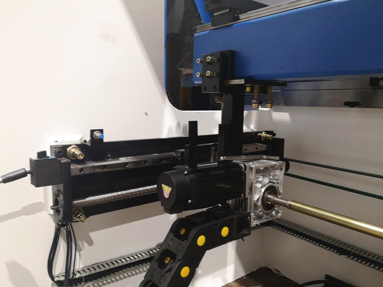 160t-4000 4-axis Cnc Hydraulic Bending Machine Press Brake 160t-4000 4-अक्ष Cnc हाइड्रोलिक बेन्डिङ मेसिन प्रेस ब्रेक