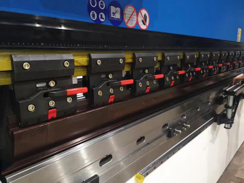 160t-4000 4-axis Cnc Hydraulic Bending Machine Press Brake 160t-4000 4-अक्ष Cnc हाइड्रोलिक बेन्डिङ मेसिन प्रेस ब्रेक