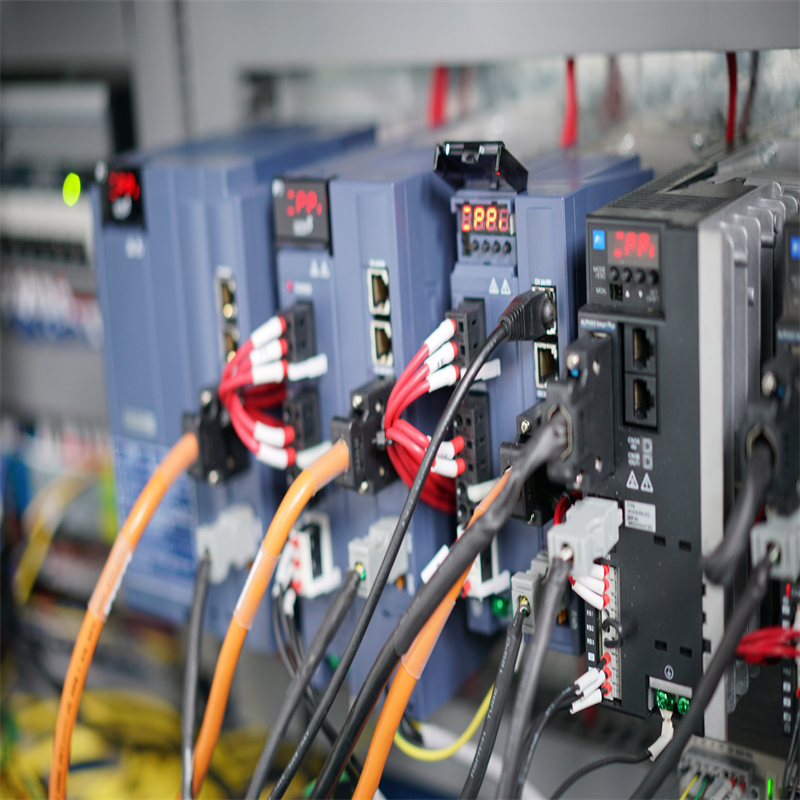 3015 1500x3000 एल्युमिनियम फाइबर लेजर काट्ने मेसिन औद्योगिक लेजर उपकरण