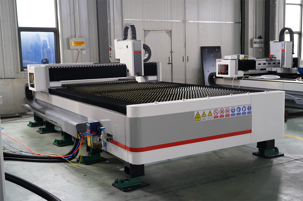 3015 4kw 1kw 2kw 3kw Stainless Steel Cnc Fiber Laser Cutting Machine 3015 4kw 1kw 2kw 3kw स्टेनलेस स्टील Cnc फाइबर लेजर काट्ने मेसिन