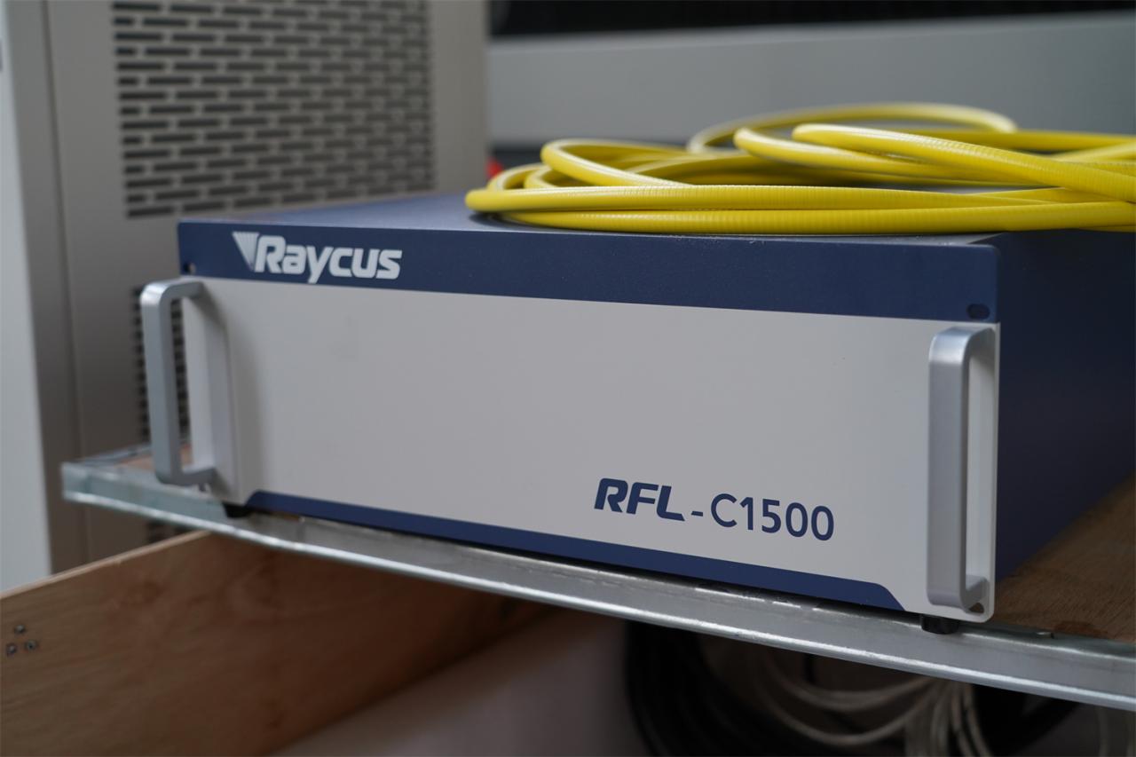 3015 4kw 1kw 2kw 3kw Stainless Steel Cnc Fiber Laser Cutting Machine 3015 4kw 1kw 2kw 3kw स्टेनलेस स्टील Cnc फाइबर लेजर काट्ने मेसिन