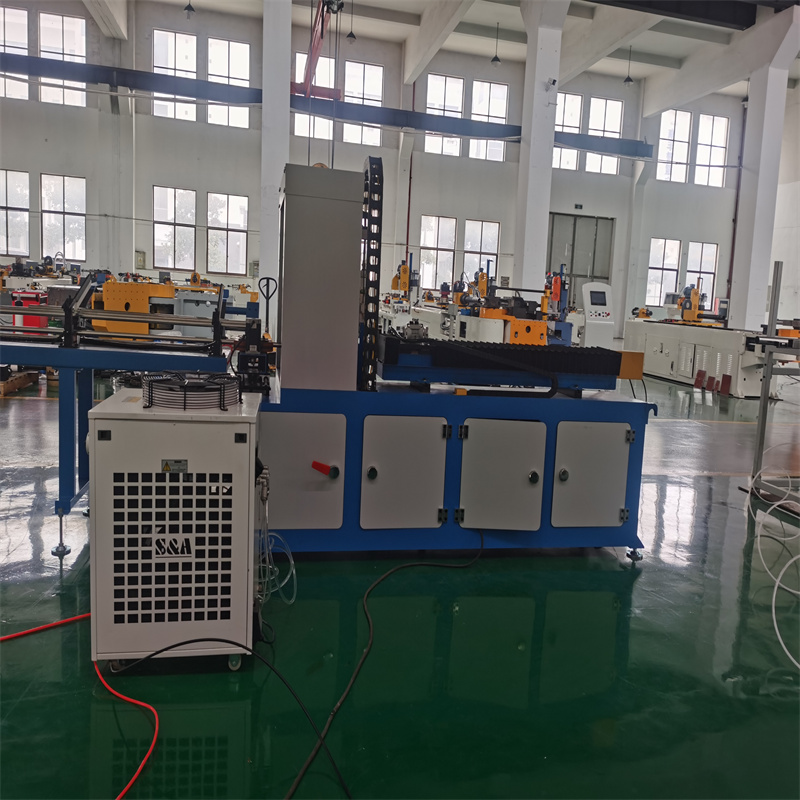 3015 मेटल ट्यूब कार्बन शीट स्टील को लागी फाइबर लेजर काट्ने मेसिन