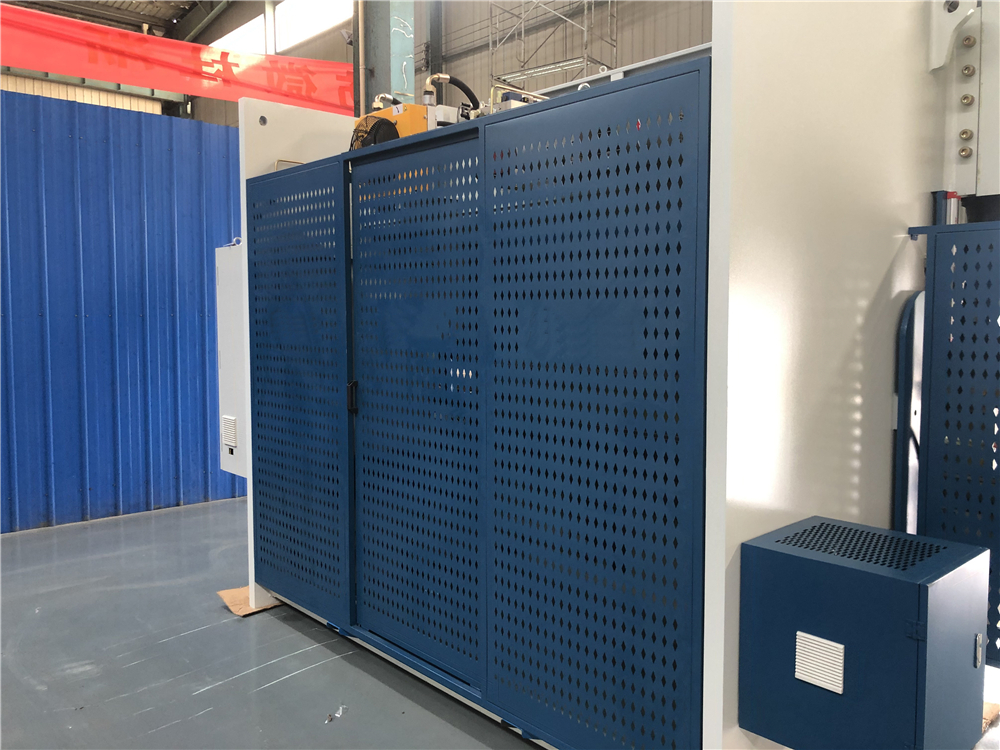 3+1 Axis Cnc Hydraulic Press Brake With Esa System Esa प्रणालीको साथ 3+1 Axis Cnc हाइड्रोलिक प्रेस ब्रेक