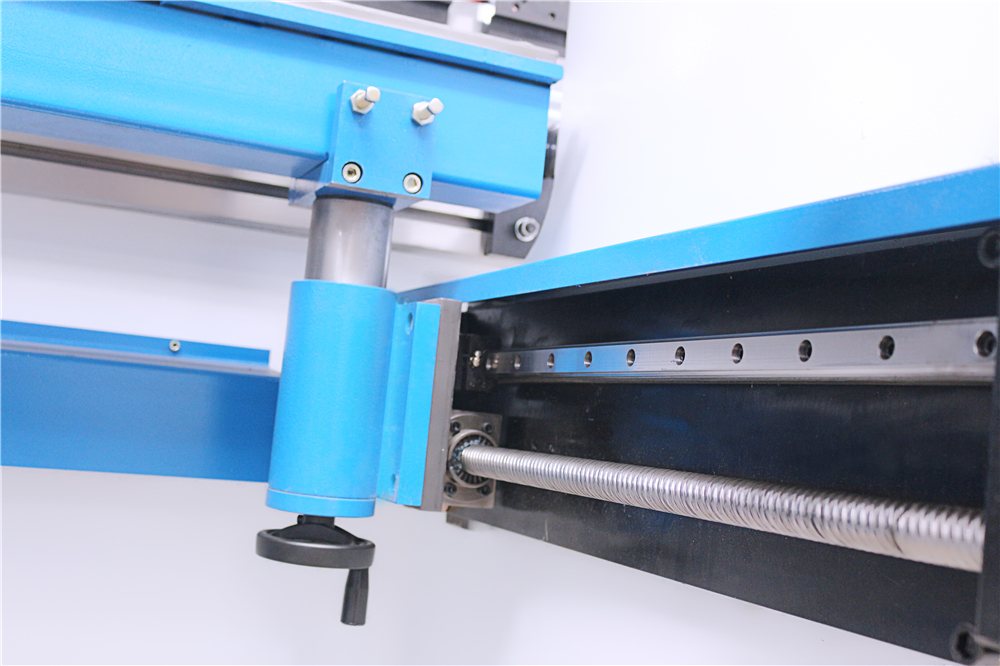 3+1 Axis Cnc Hydraulic Press Brake With Esa System Esa प्रणालीको साथ 3+1 Axis Cnc हाइड्रोलिक प्रेस ब्रेक