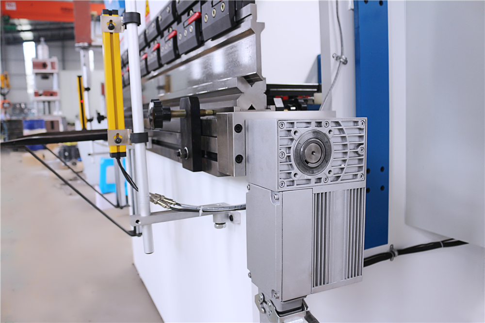 3+1 Axis Cnc Hydraulic Press Brake With Esa System Esa प्रणालीको साथ 3+1 Axis Cnc हाइड्रोलिक प्रेस ब्रेक