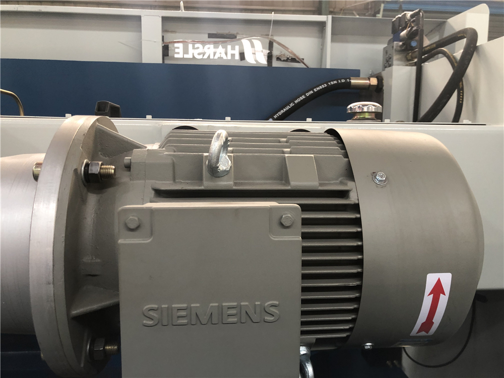 3+1 Axis Cnc Hydraulic Press Brake With Esa System Esa प्रणालीको साथ 3+1 Axis Cnc हाइड्रोलिक प्रेस ब्रेक