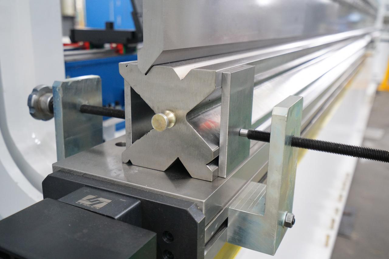 4 Axis Cnc Tandem Press Brake With Delem Da58t 2d Graphical Controller 4 Axis Cnc Tandem प्रेस ब्रेक Delem Da58t 2d ग्राफिकल कन्ट्रोलरको साथ