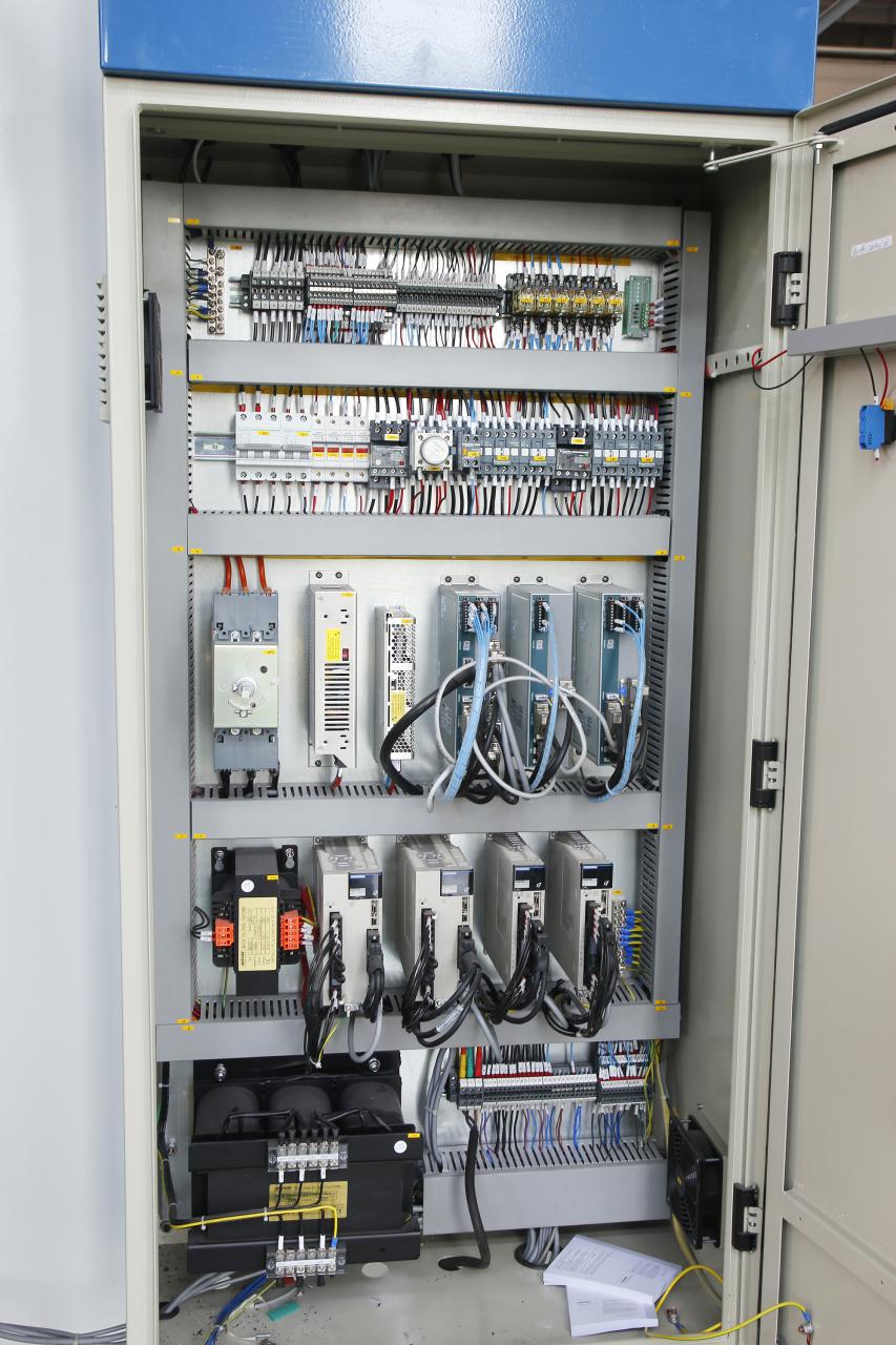 4 Axis Cnc Tandem Press Brake With Delem Da58t 2d Graphical Controller 4 Axis Cnc Tandem प्रेस ब्रेक Delem Da58t 2d ग्राफिकल कन्ट्रोलरको साथ