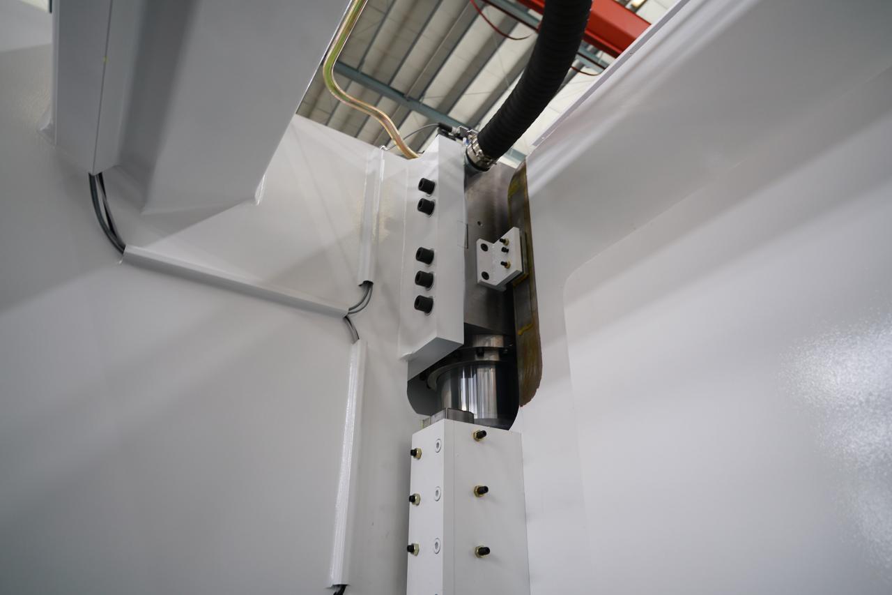 4 Axis Cnc Tandem Press Brake With Delem Da58t 2d Graphical Controller 4 Axis Cnc Tandem प्रेस ब्रेक Delem Da58t 2d ग्राफिकल कन्ट्रोलरको साथ