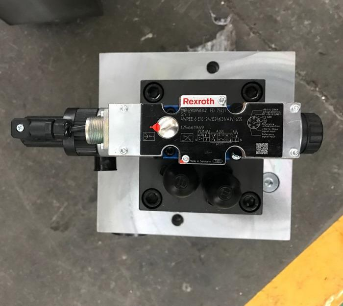 4 Axis Cnc Tandem Press Brake With Delem Da58t 2d Graphical Controller 4 Axis Cnc Tandem प्रेस ब्रेक Delem Da58t 2d ग्राफिकल कन्ट्रोलरको साथ