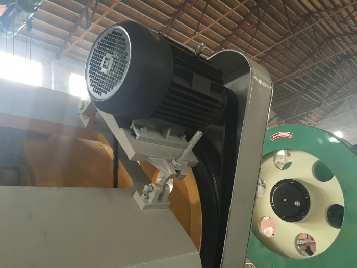 400 Ton Small Pneumatic Power Punch Press Mechanical Eccentric Punching Machine 400 टन सानो वायमेटिक पावर पंच प्रेस मेकानिकल एक्सेन्ट्रिक पंचिंग मेसिन