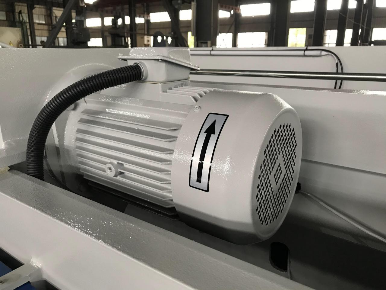 4mm Oem Qc11y-8x3200 Nc Hydraulic Guillotine Guillotine Shearing Machine 4mm Oem Qc11y-8x3200 Nc हाइड्रोलिक गिलोटिन गिलोटिन काटन मेसिन