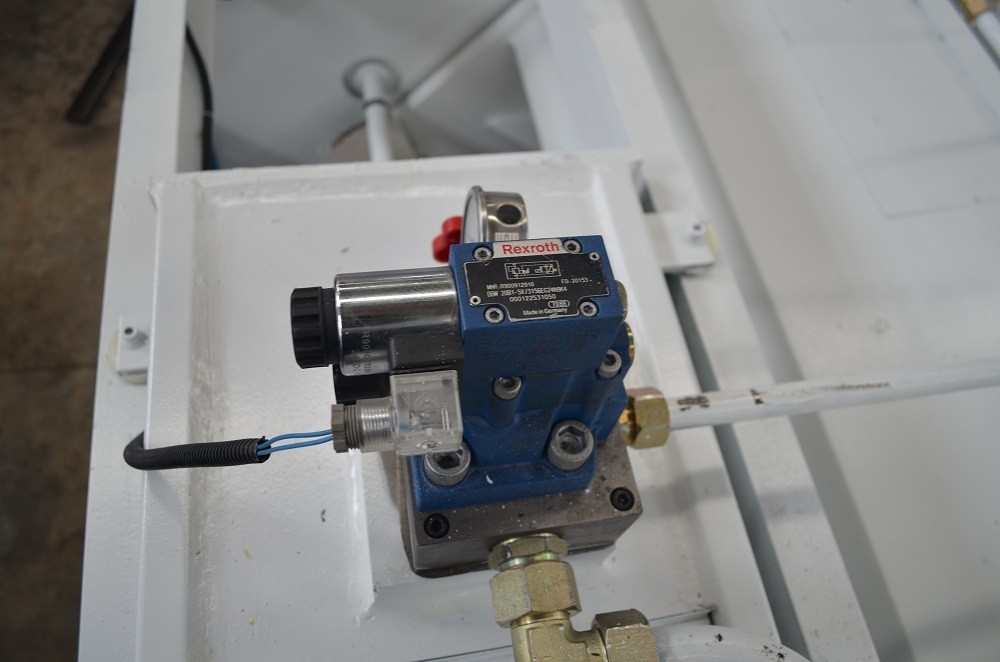 6*3200mm Guillotine Shears Metal Shear Hydraulic Iron Sheet Cutting Shearing Machine 6*3200mm गिलोटिन शियर धातु शियर हाइड्रोलिक फलामको पाना काट्ने मेसिन