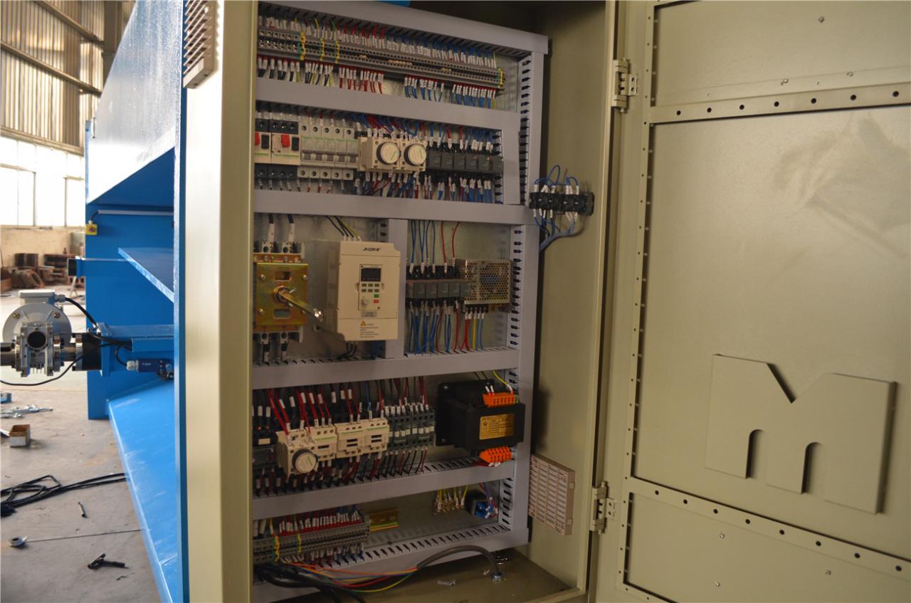 6*3200mm Guillotine Shears Metal Shear Hydraulic Iron Sheet Cutting Shearing Machine 6*3200mm गिलोटिन शियर धातु शियर हाइड्रोलिक फलामको पाना काट्ने मेसिन