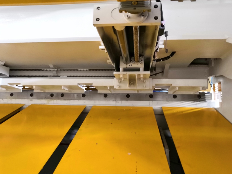 6mm Q11 Electric Sheet Plate Shearing Machine 8 Feet Sheet Metal Shearing Machine 6mm Q11 इलेक्ट्रिक पाना प्लेट काट्ने मेसिन 8 फीट पाना धातु छार्न मेसिन