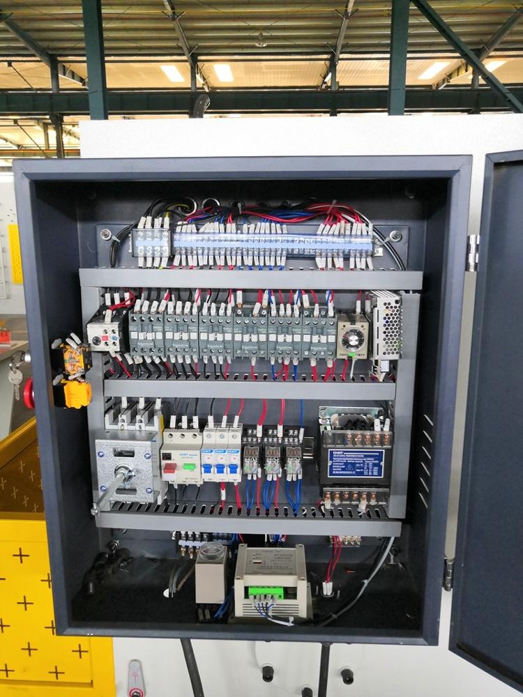 6mm Q11 Electric Sheet Plate Shearing Machine 8 Feet Sheet Metal Shearing Machine 6mm Q11 इलेक्ट्रिक पाना प्लेट काट्ने मेसिन 8 फीट पाना धातु छार्न मेसिन