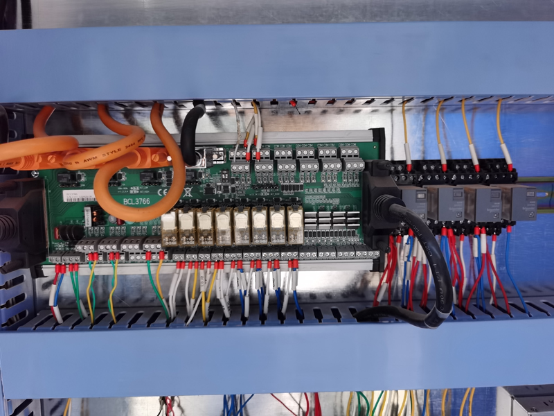 8mm 10mm Carbon Steel Laser Cutter 1530 4020 Cnc Fiber Laser Cutting Machine 8mm 10mm कार्बन स्टिल लेजर कटर 1530 4020 Cnc फाइबर लेजर काट्ने मेसिन