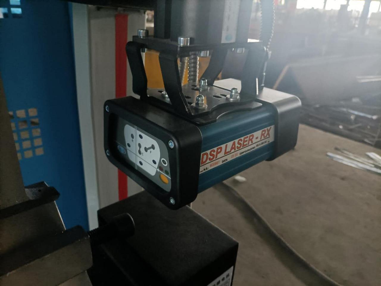 Cnc Hydraulic Press Brake Machine Bending Servo Electric Press Brake 40T Cnc हाइड्रोलिक प्रेस ब्रेक मेसिन झुकाउने सर्वो इलेक्ट्रिक प्रेस ब्रेक 40T
