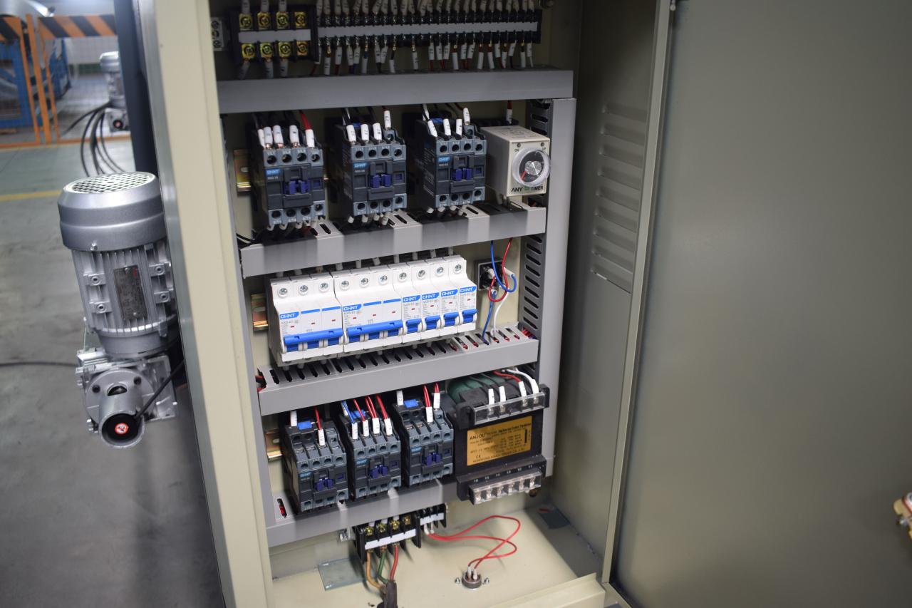 Cnc शीट मेटल श्रृङ्खला मेसिन स्टिल प्लेट हाइड्रोलिक सियरिङ मेसिन