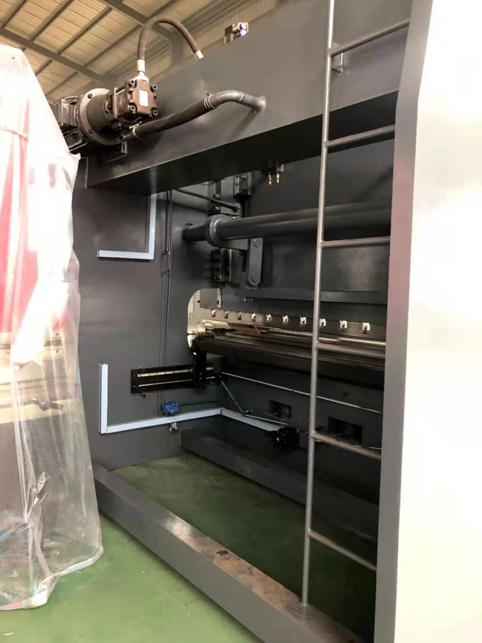 Da53t Cnc System Controller 125t4000 3+1 Axis Cnc Hydraulic Press Brake With Good Quality Da53t Cnc प्रणाली नियन्त्रक 125t4000 3+1 Axis Cnc हाइड्रोलिक प्रेस ब्रेक राम्रो गुणस्तरको साथ