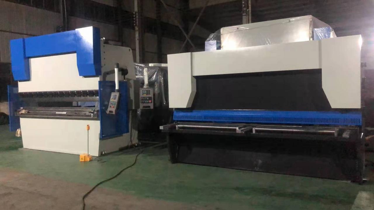 Da53t Cnc System Controller 125t4000 3+1 Axis Cnc Hydraulic Press Brake With Good Quality Da53t Cnc प्रणाली नियन्त्रक 125t4000 3+1 Axis Cnc हाइड्रोलिक प्रेस ब्रेक राम्रो गुणस्तरको साथ