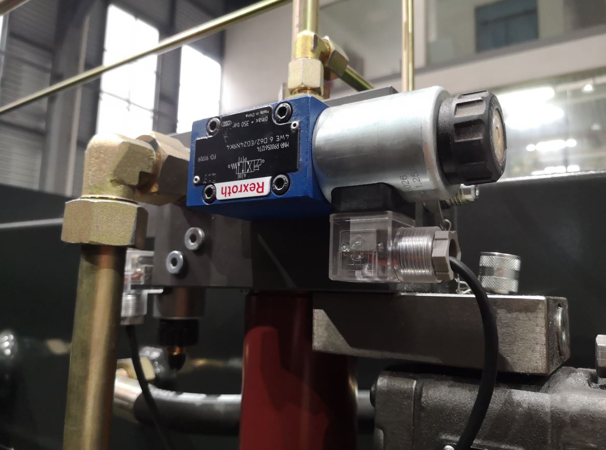 Delem Da66t 125 3+1 4+1 6+1 8+1 Cnc Hydraulic Press Brake For Metal Plate Bending Delem Da66t 125 3+1 4+1 6+1 8+1 Cnc हाइड्रोलिक प्रेस ब्रेक मेटल प्लेट बेन्डिङको लागि