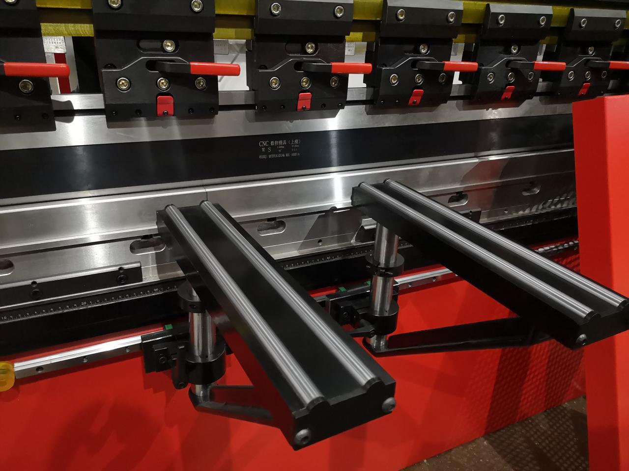 Delem Da66t 125 3+1 4+1 6+1 8+1 Cnc Hydraulic Press Brake For Metal Plate Bending Delem Da66t 125 3+1 4+1 6+1 8+1 Cnc हाइड्रोलिक प्रेस ब्रेक मेटल प्लेट बेन्डिङको लागि