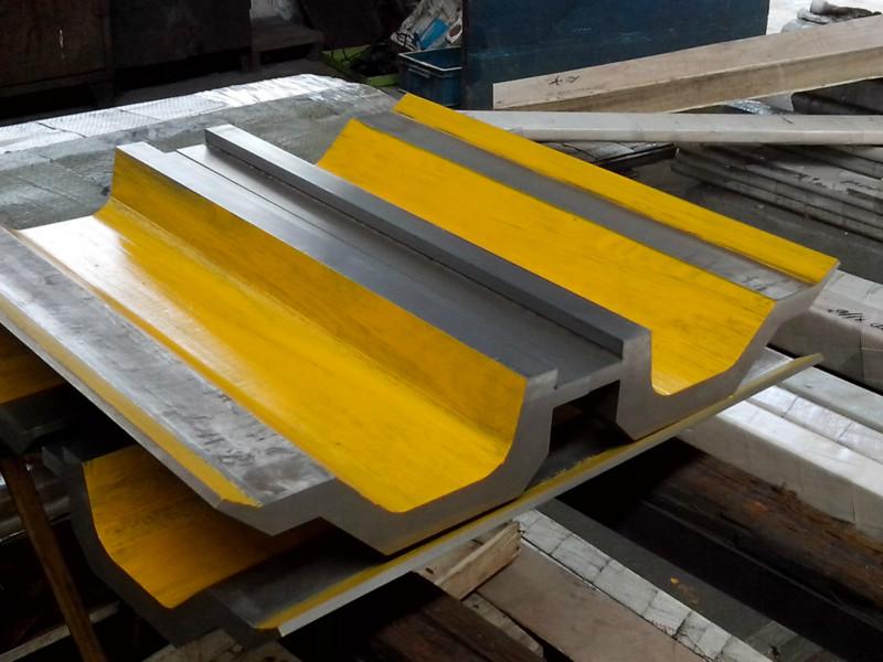 पूर्ण स्वचालित हाई पावर शीट झुकाउने मेसिन र सीएनसी प्रेस ब्रेक मेसिन