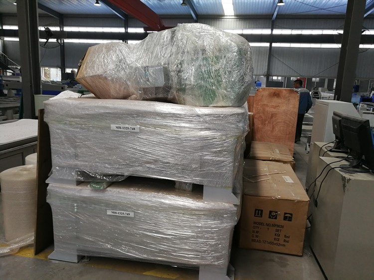 High Quality 1530 Fiber Laser Cutting Machine For Metal 500w 750w 1000w 1500w धातु 500w 750w 1000w 1500w को लागि उच्च गुणस्तर 1530 फाइबर लेजर काट्ने मेसिन