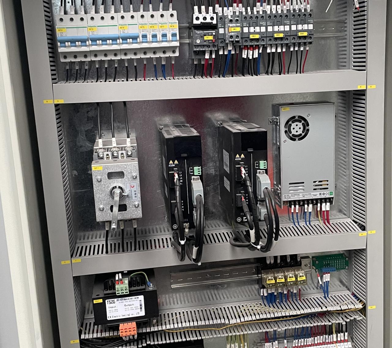 High Quality 3m Press Brake Machine Hydraulic 100 Ton For Sheet Metal Bending उच्च गुणस्तरको 3m प्रेस ब्रेक मेसिन हाइड्रोलिक 100 टन पाना धातु झुकाउनको लागि