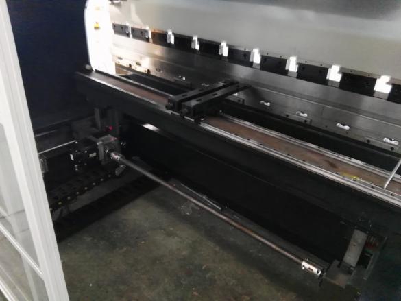 High Quality Sheet Metal Hydraulic Press Brake Machine उच्च गुणस्तर पाना धातु हाइड्रोलिक प्रेस ब्रेक मिसिन