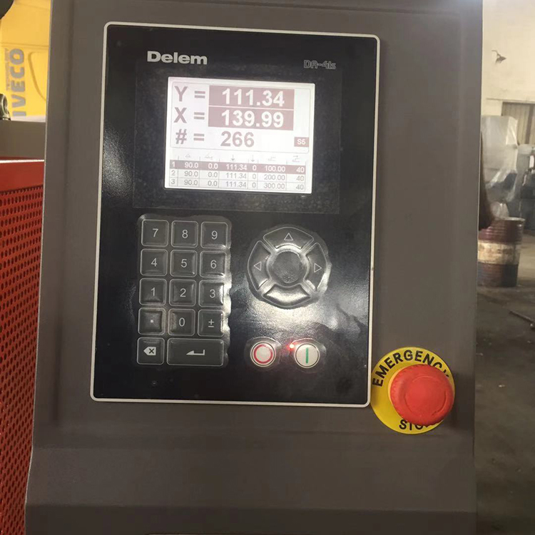 हाइड्रोलिक प्रेस ब्रेक मेसिन एसीएल टोर्सन बार सिंक्रो मेकानिकल प्रेस ब्रेक