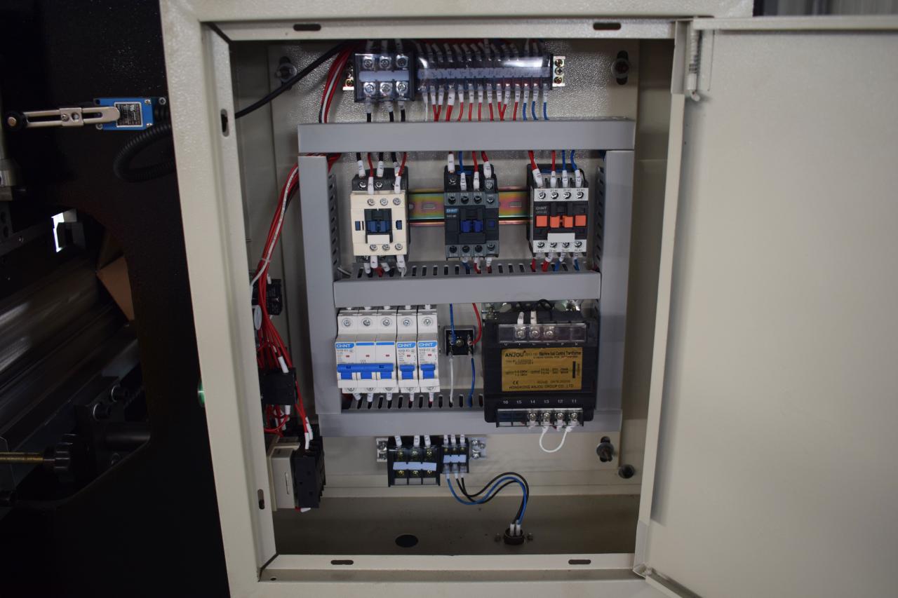 हाइड्रोलिक शीट मेटल बेन्डिङ Cnc प्रेस ब्रेक मेसिन Wc67y