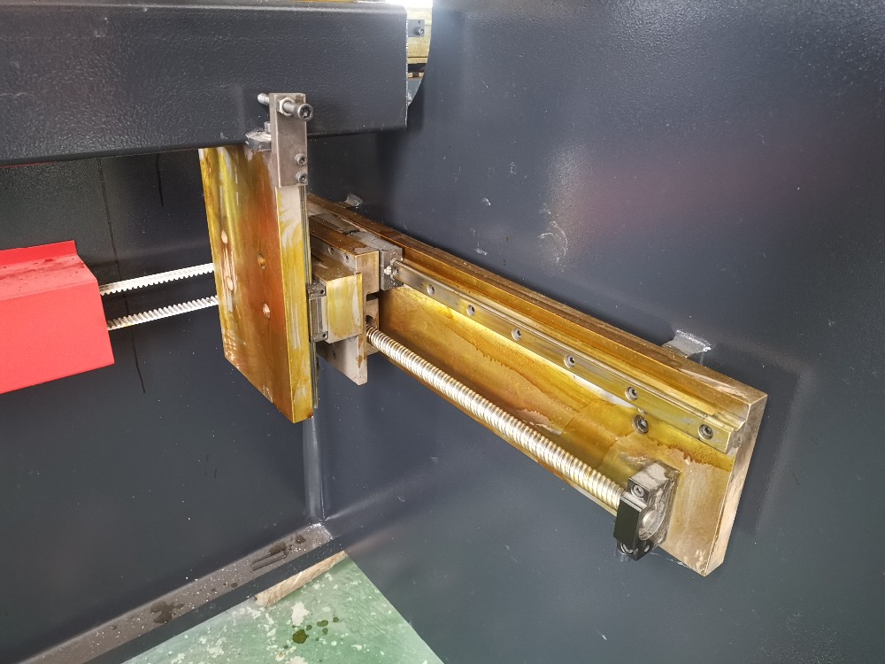 Hydraulic Stainless Steel Wc67y/k-300/6000 Mould Crowning Press Brake हाइड्रोलिक स्टेनलेस स्टील Wc67y/k-300/6000 मोल्ड क्राउनिंग प्रेस ब्रेक