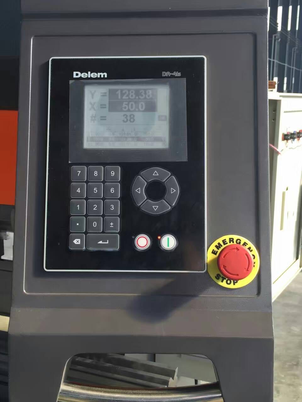 Hydraulic Stainless Steel Wc67y/k-300/6000 Mould Crowning Press Brake हाइड्रोलिक स्टेनलेस स्टील Wc67y/k-300/6000 मोल्ड क्राउनिंग प्रेस ब्रेक