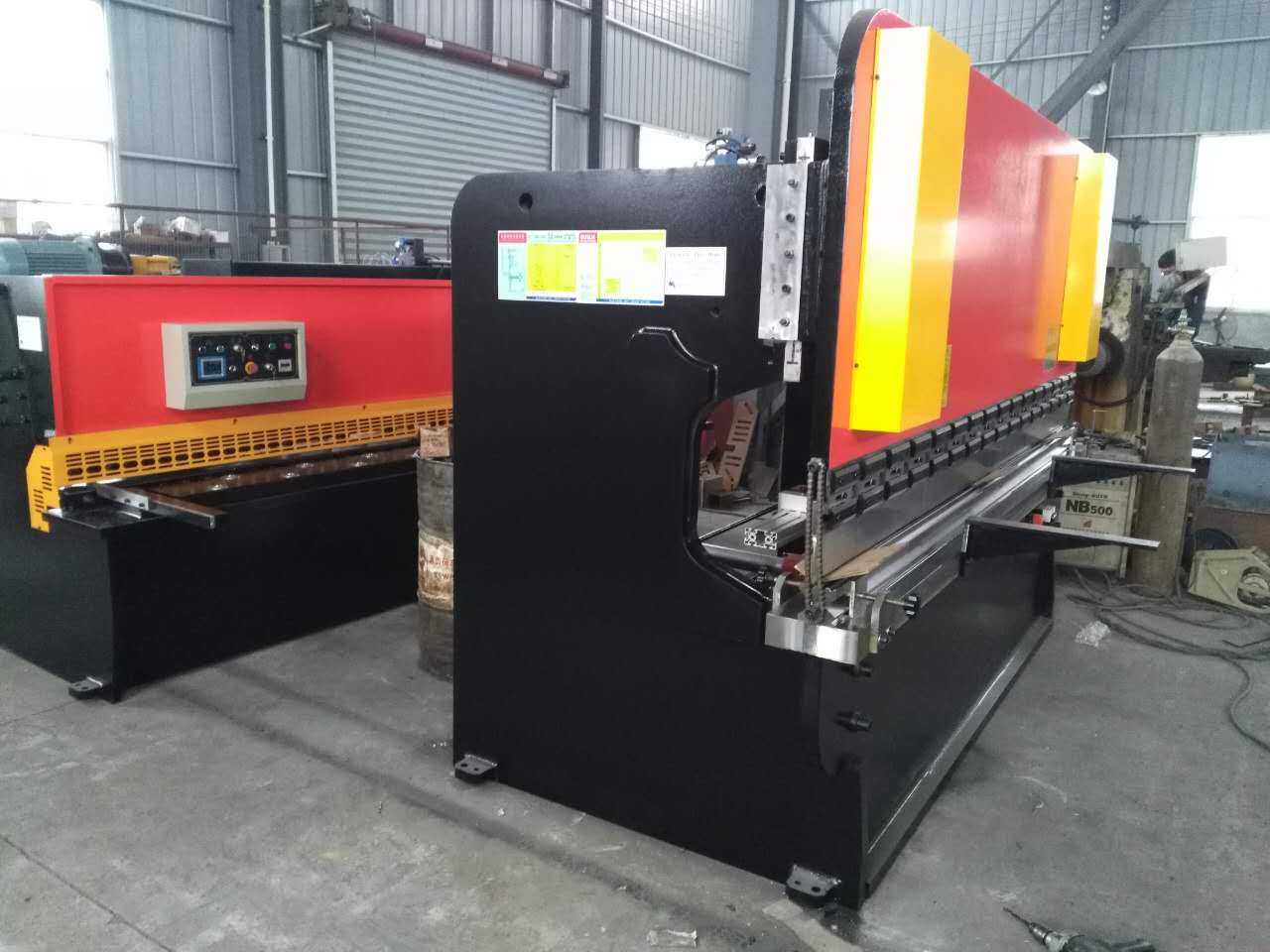 Hydraulic Swing Beam Guillotine Shears Qc12y-4x2500 हाइड्रोलिक स्विङ बीम गिलोटिन शियर्स Qc12y-4x2500