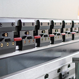 Metal Plate Press Brake Machine / CNC Hydraulic Press Brake Machine मेटल प्लेट प्रेस ब्रेक मेसिन / सीएनसी हाइड्रोलिक प्रेस ब्रेक मेसिन