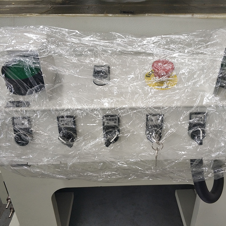 वायमेटिक घर्षण क्लच उच्च प्रदर्शन पंच प्रेस मेसिन