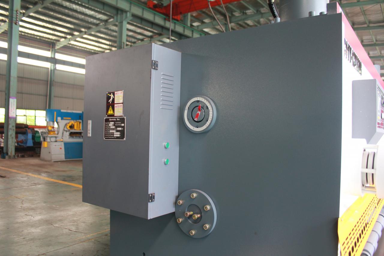 Qc11y Metal Plate Hydraulic Guillotine Shearing Machine For Sale Qc11y धातु प्लेट हाइड्रोलिक गिलोटिन कतरन मेसिन बिक्रीको लागि