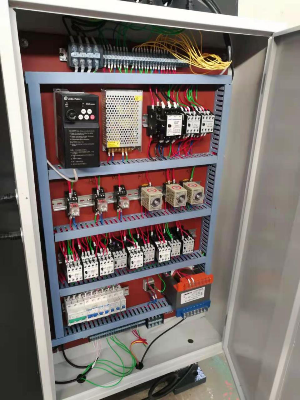 Wc67y-160 4000 Hydraulic Press Brake Cnc Metal Bending Machine For 4000mm Width Steel Wc67y-160 4000 हाइड्रोलिक प्रेस ब्रेक Cnc मेटल बेन्डिङ मेसिन 4000mm चौडाइको स्टिलको लागि