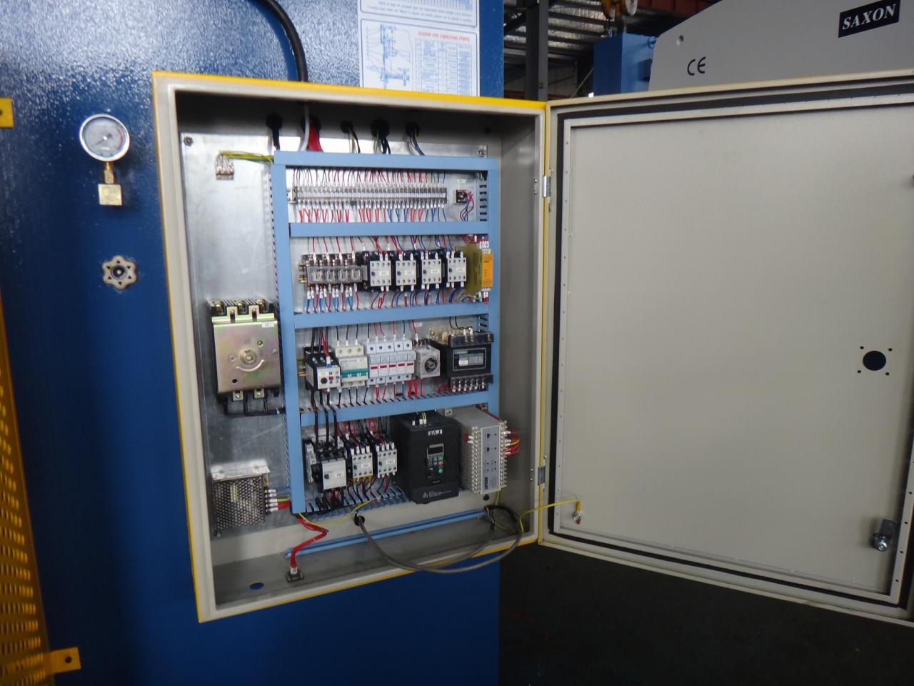 Wc67y-65/2500 Oem Hydraulic Press Brake Machine Steel Bending Machine Wc67y-65/2500 Oem हाइड्रोलिक प्रेस ब्रेक मेसिन स्टील झुकाउने मेसिन